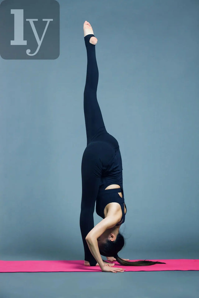 7-Beginner-Friendly-Yoga-Poses-for-a-Relaxing-Start-Beginner-Yoga lovata yoga